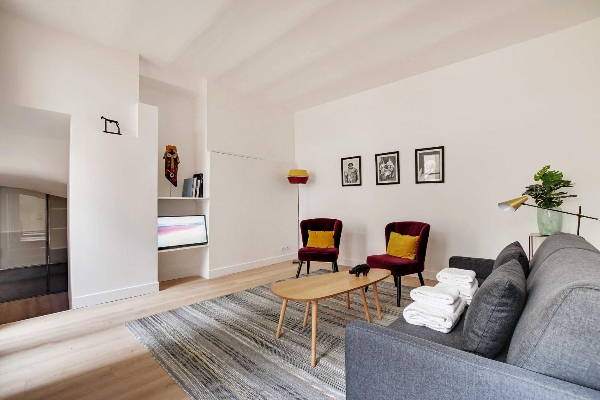Appartement Stylish Flat In The Heart Of The City Parijs